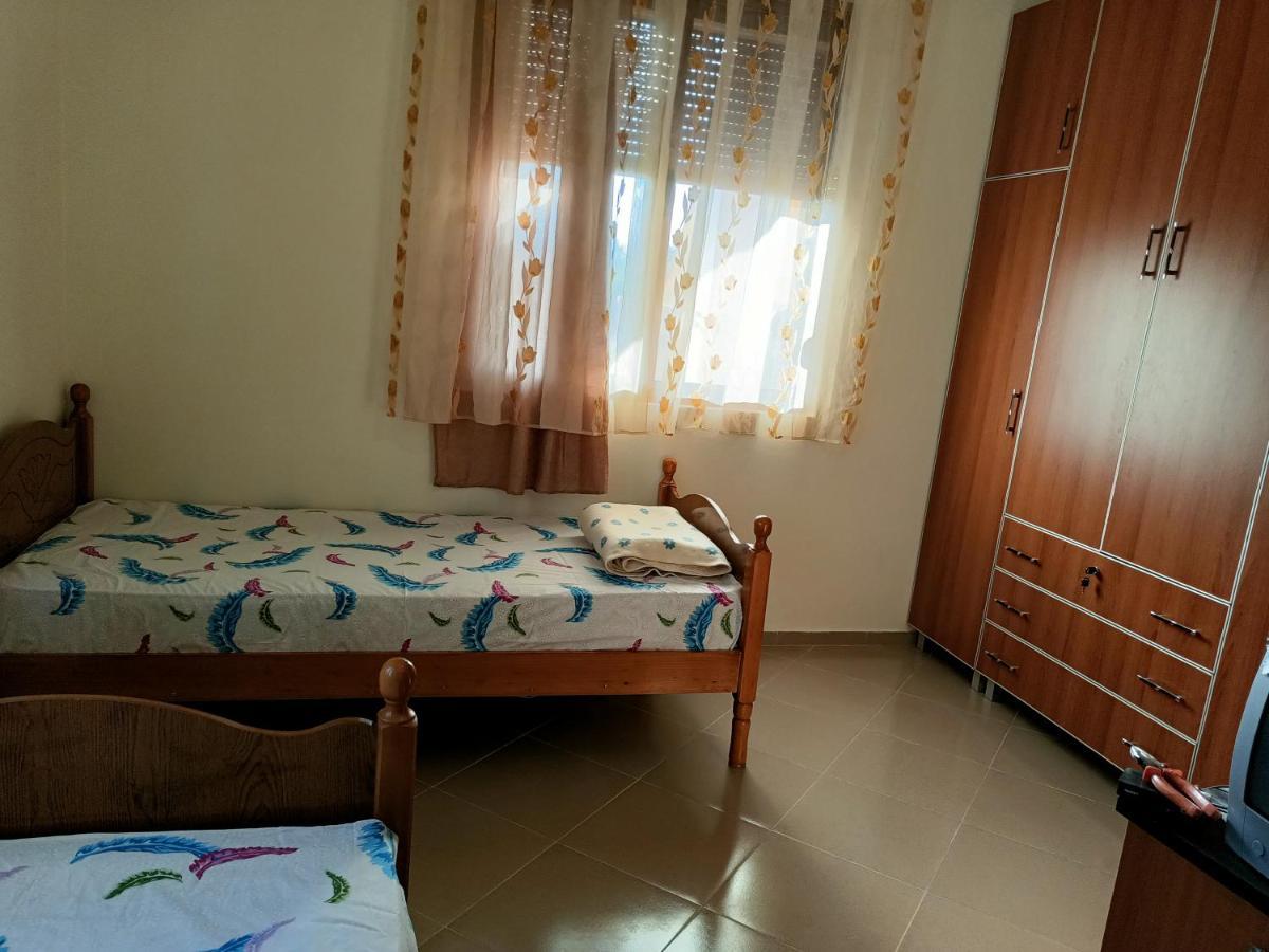 בראט Guest House Fetie מראה חיצוני תמונה
