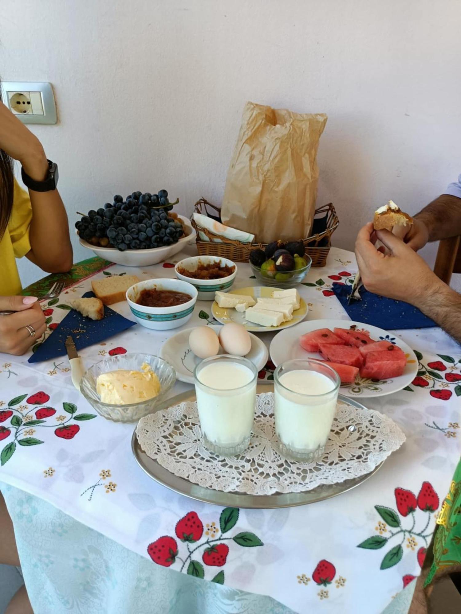 בראט Guest House Fetie מראה חיצוני תמונה
